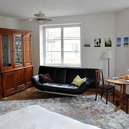 Buttermelcherstrasse Homestay *